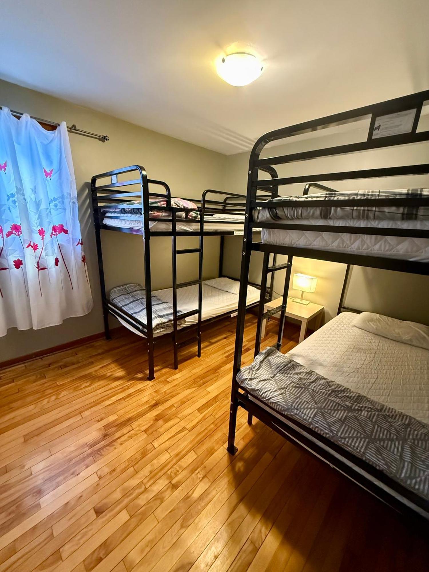 Ottawa Backpackers Inn Bagian luar foto