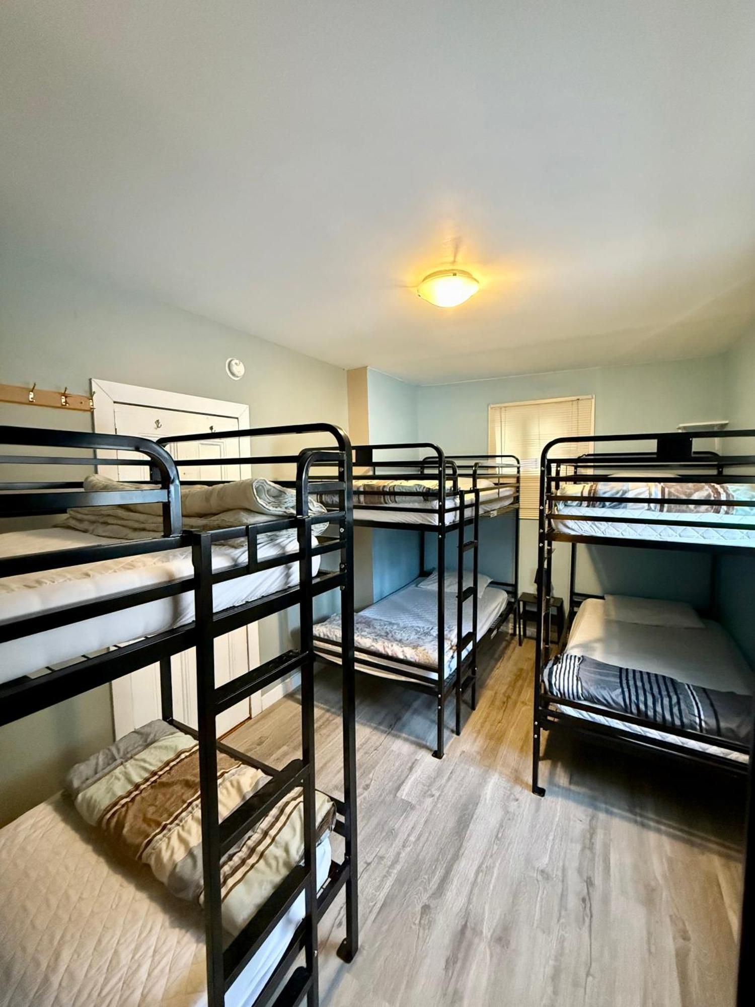 Ottawa Backpackers Inn Bagian luar foto