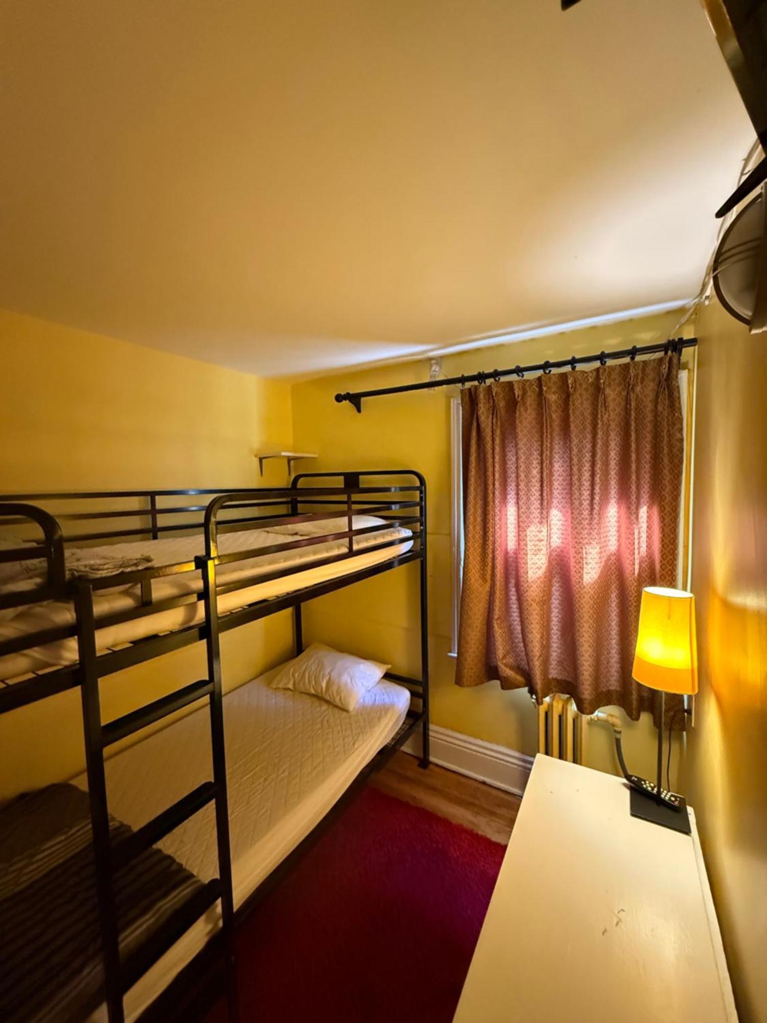 Ottawa Backpackers Inn Bagian luar foto